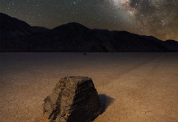 A Sailing Stone across Death Valley 