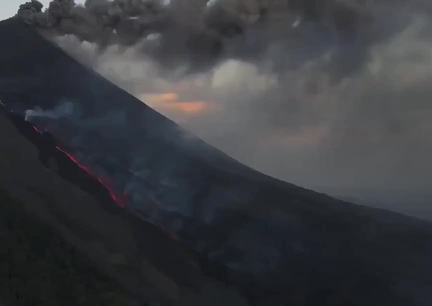 Erupción del volcán Pacaya en curso